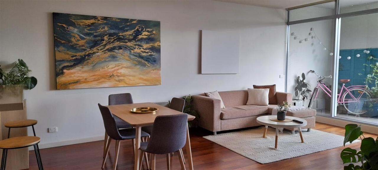 Beautiful Apartment 100Mts Near The Beach In Port Melbourne Eksteriør billede