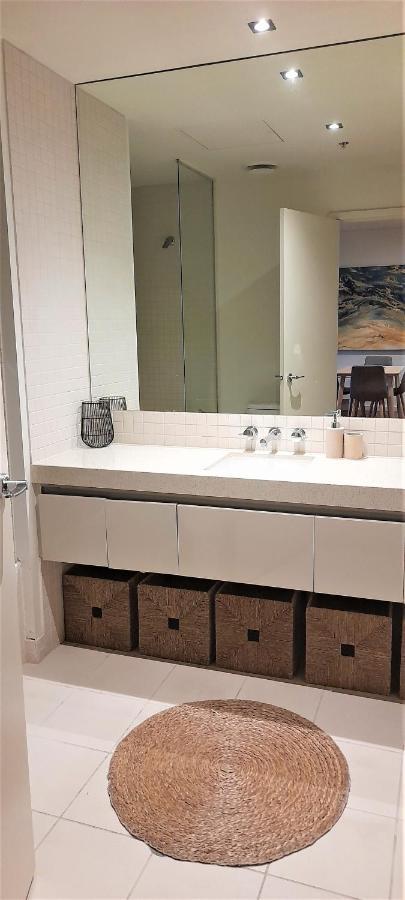 Beautiful Apartment 100Mts Near The Beach In Port Melbourne Eksteriør billede