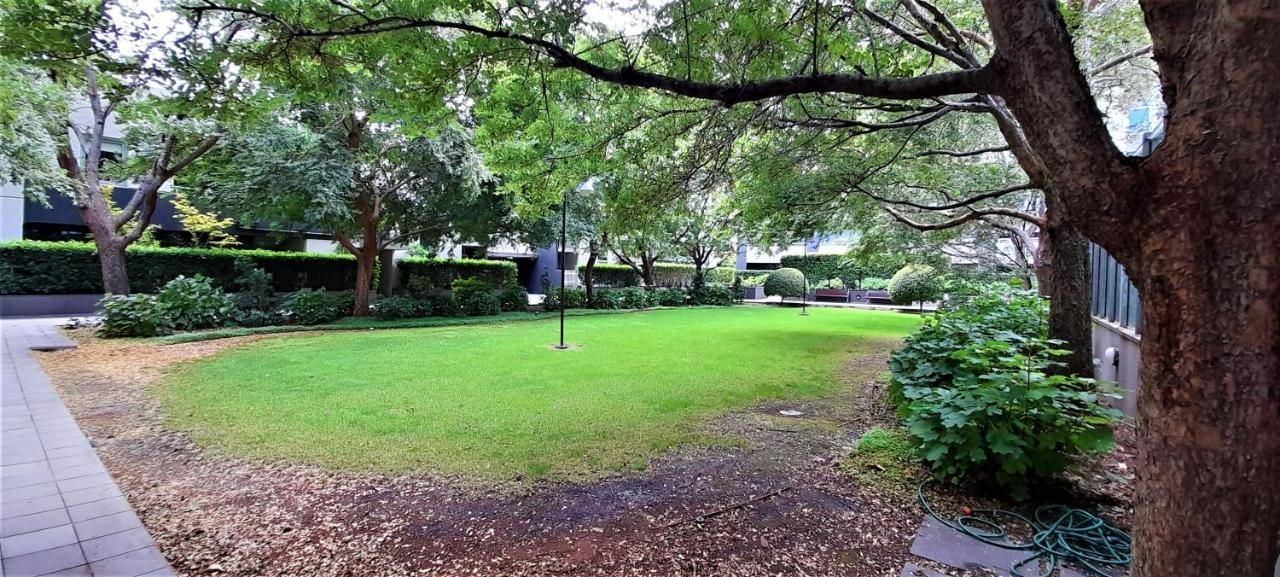 Beautiful Apartment 100Mts Near The Beach In Port Melbourne Eksteriør billede