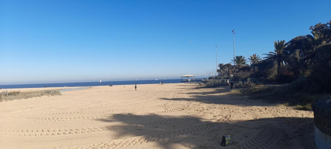 Beautiful Apartment 100Mts Near The Beach In Port Melbourne Eksteriør billede