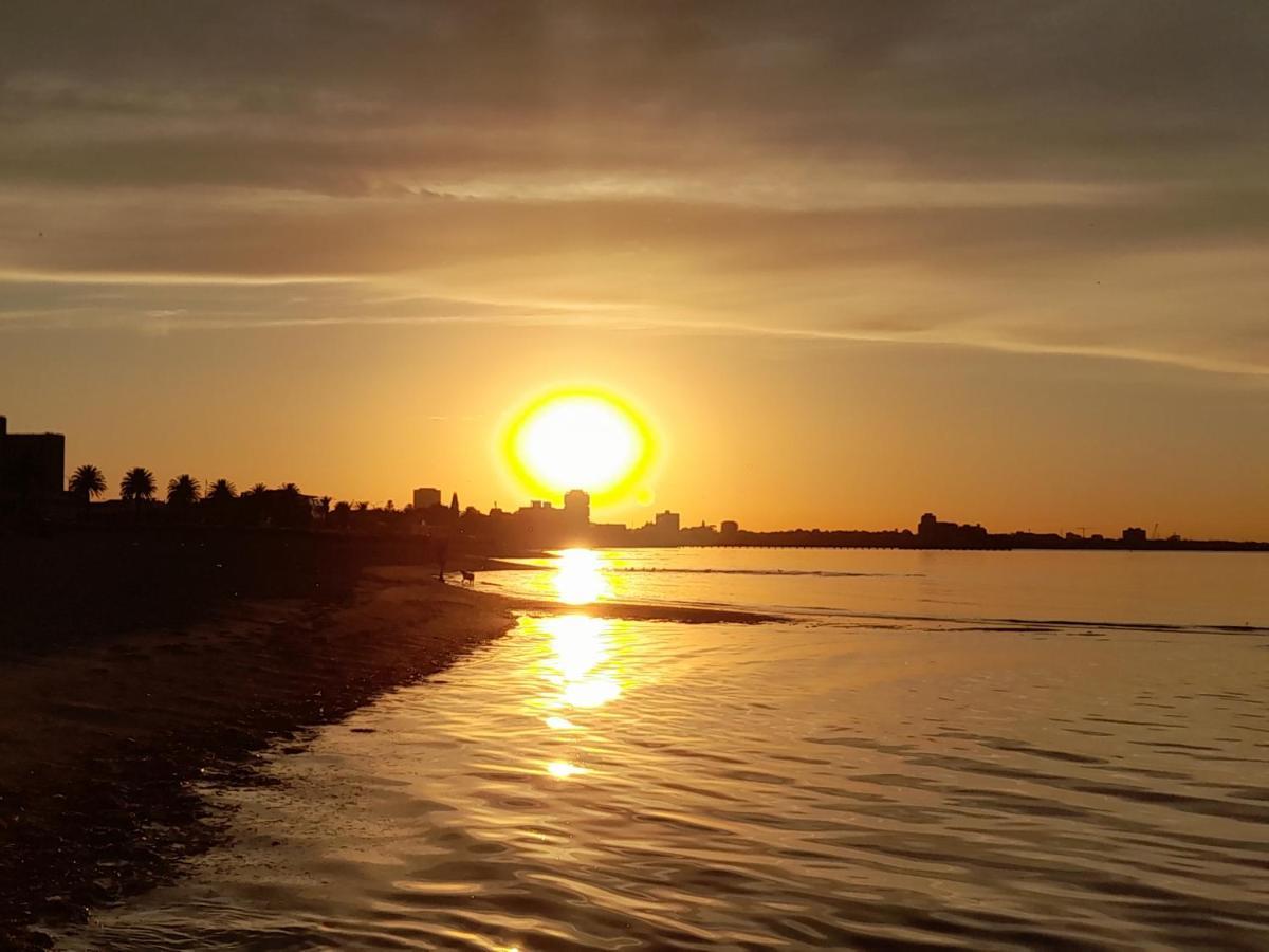 Beautiful Apartment 100Mts Near The Beach In Port Melbourne Eksteriør billede